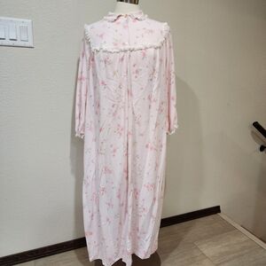 Vintage Rembrandt Nightgown Modest Feminine Lightweight Brushed Cotton size Med